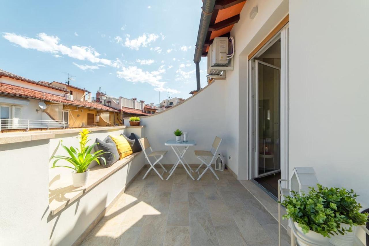 Ponte Vecchio Studio Florence Exterior photo